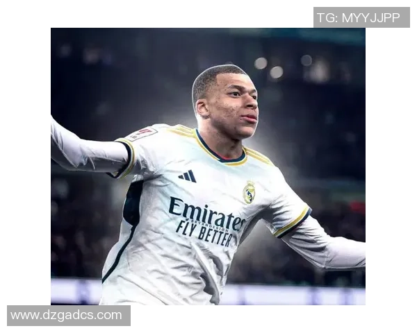 足球球星在困境中咬牙坚持的背后故事与不屈精神